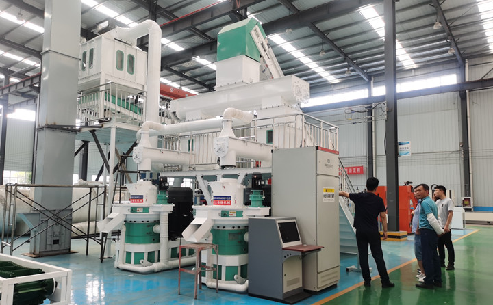 顆粒機成套生產(chǎn)線設(shè)備展示