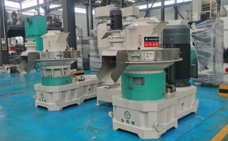 前景，鋸末顆粒機