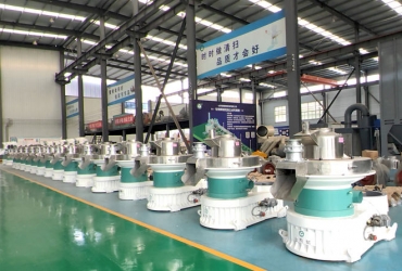 新手開(kāi)顆粒廠(chǎng)，該選小型還是大型木屑顆粒機(jī)？